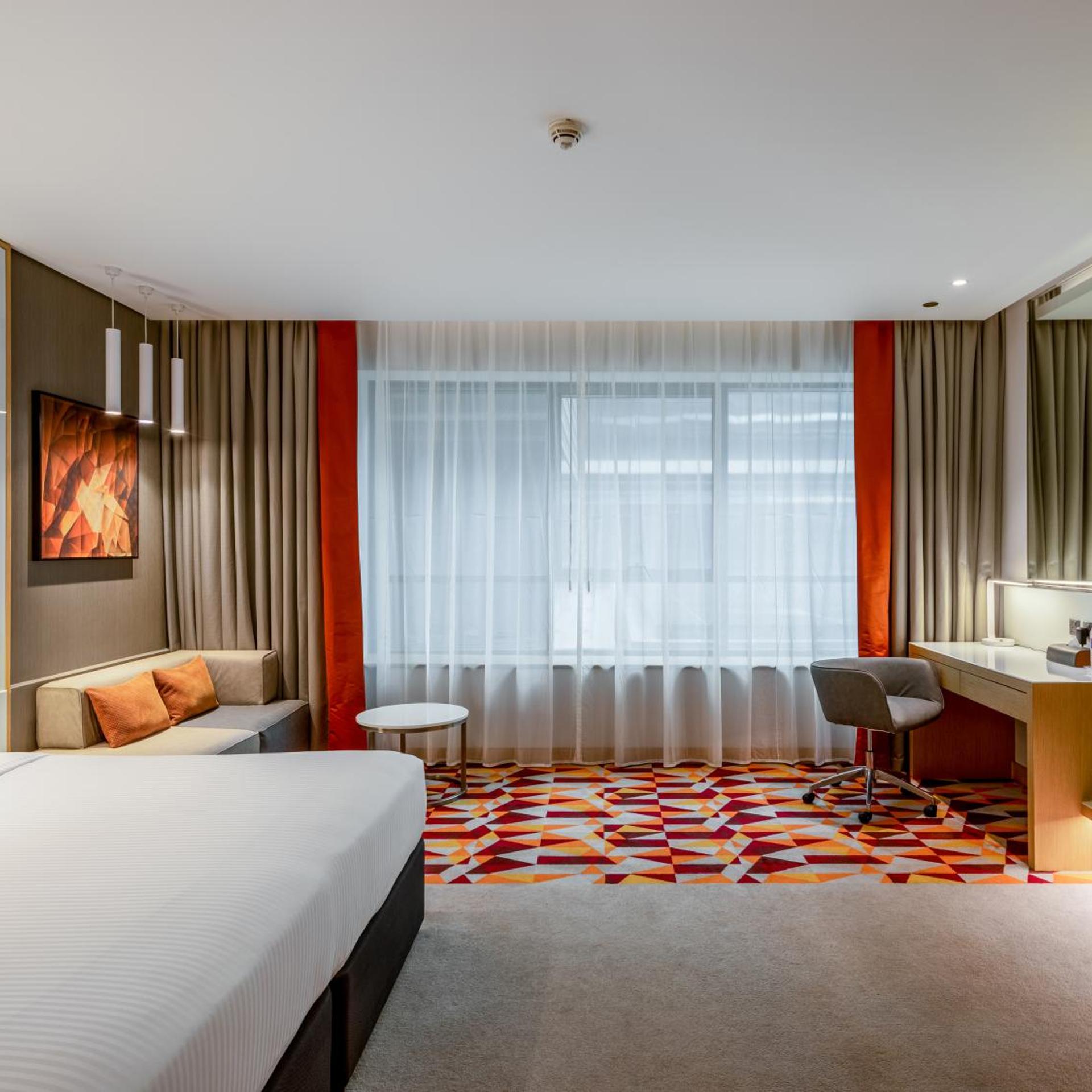 غرفة سوبيريور بسرير كينج، Flora Inn Dubai 2/5