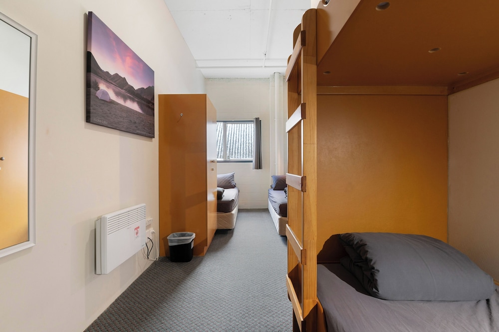 MIXED DORM, 4 BEDS