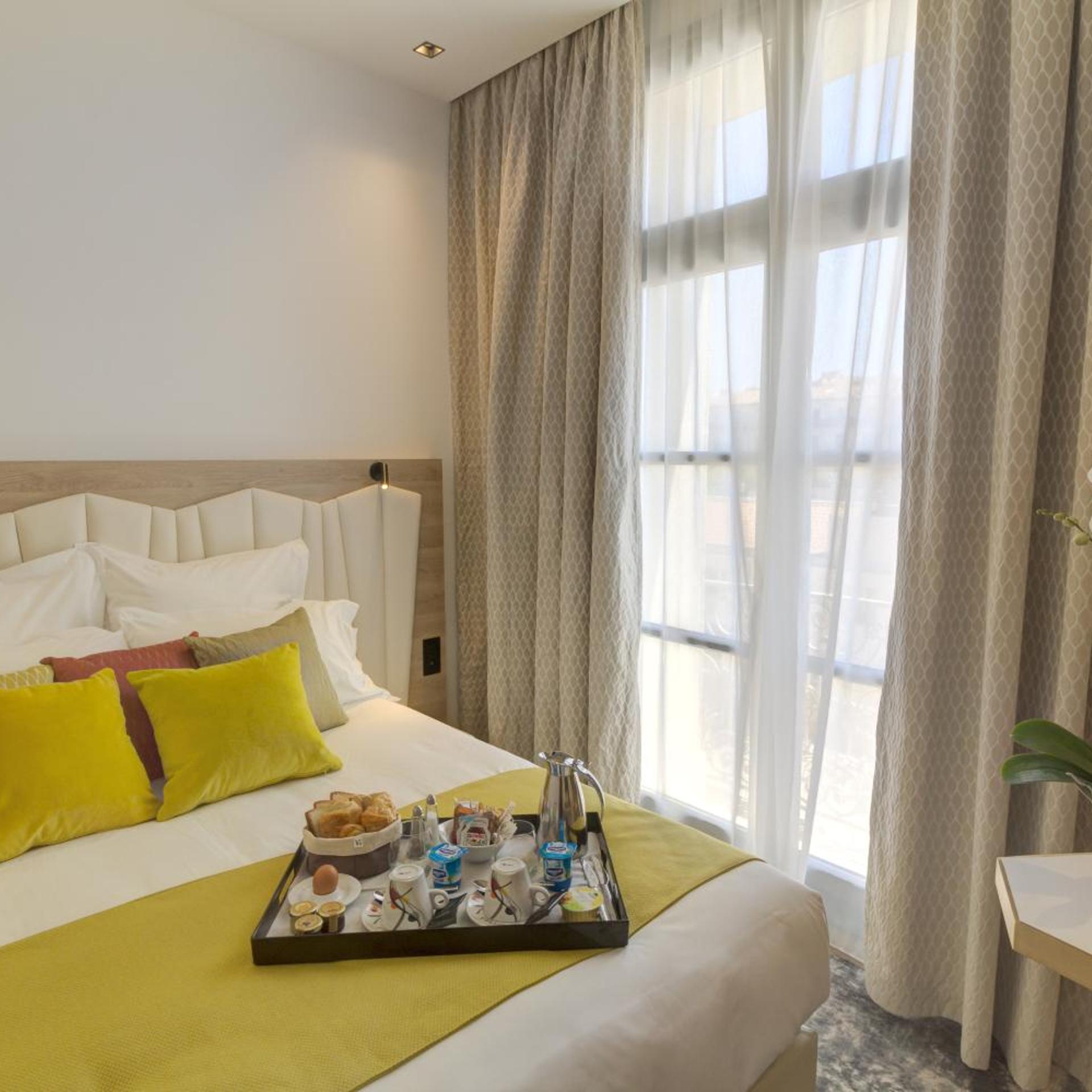 Prestige, Queen Bed