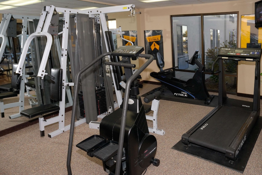 Hampton Inn Iowa City/Coralville 22/54