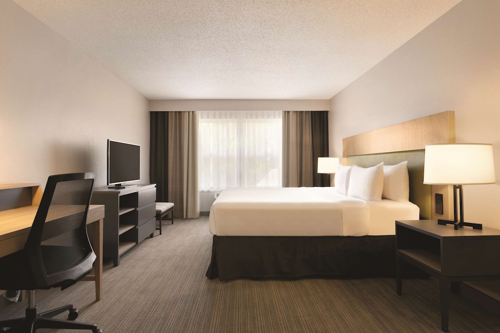 Country Inn & Suites by Radisson, Brooklyn Center, MN 9/30