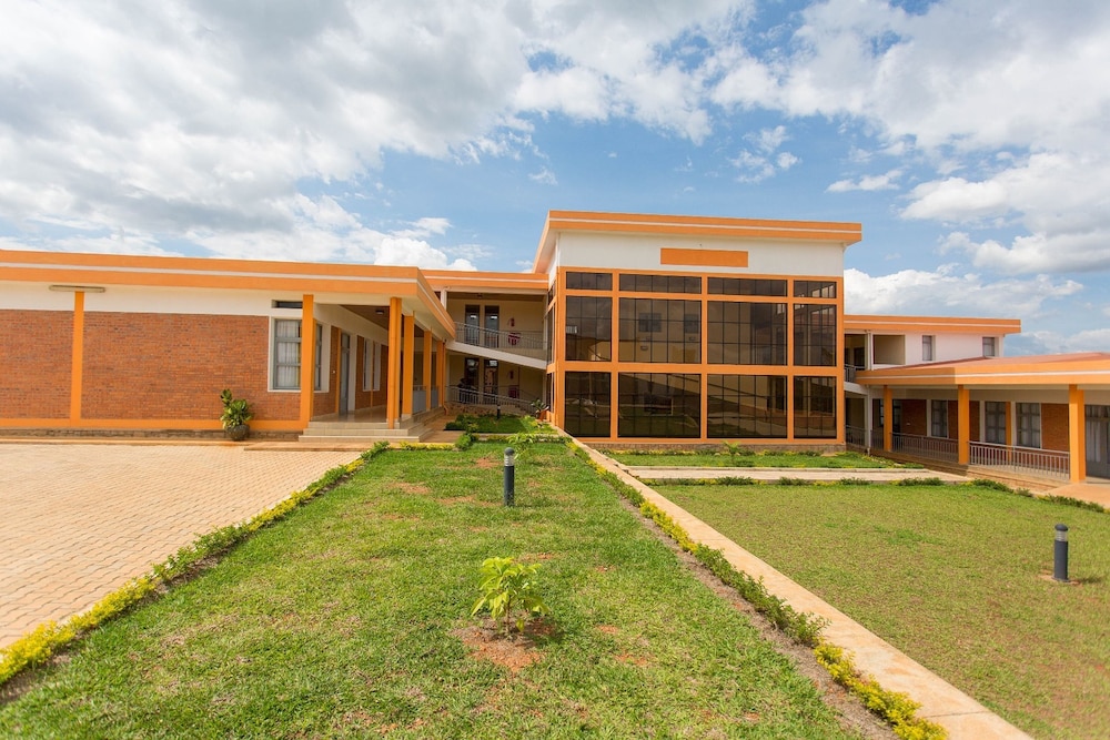 Cenetra Hotel 30/38