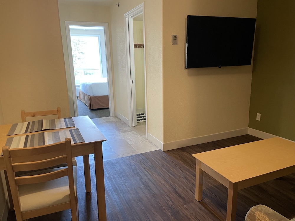 Super 8 By Wyndham Amherst NS 32/49