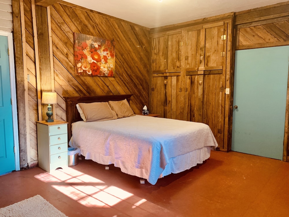 Good Place Farms Bed and Breakfast 5/71