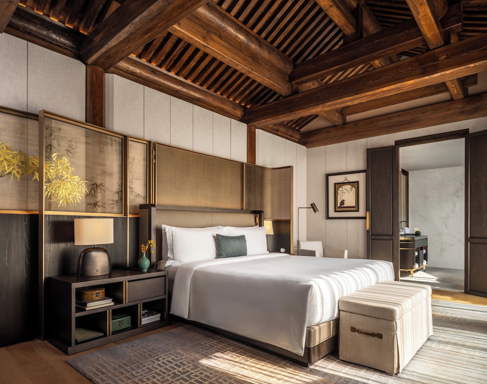 3 Bedrooms, Courtyard, 3 King Beds