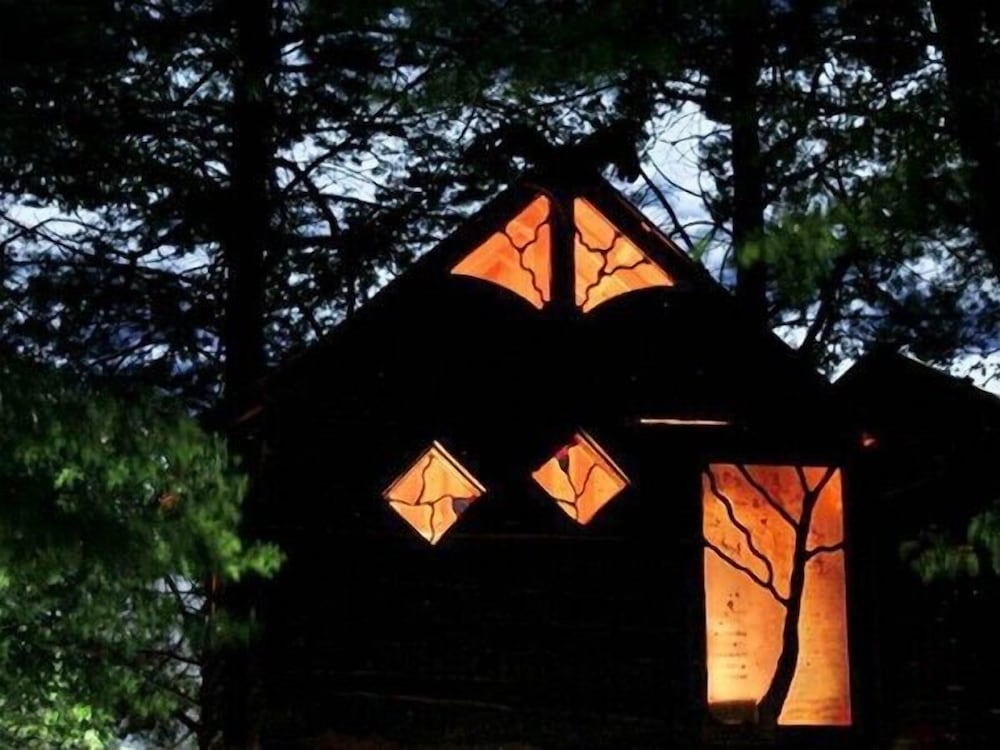 Sycamore Avenue Treehouses 6/50
