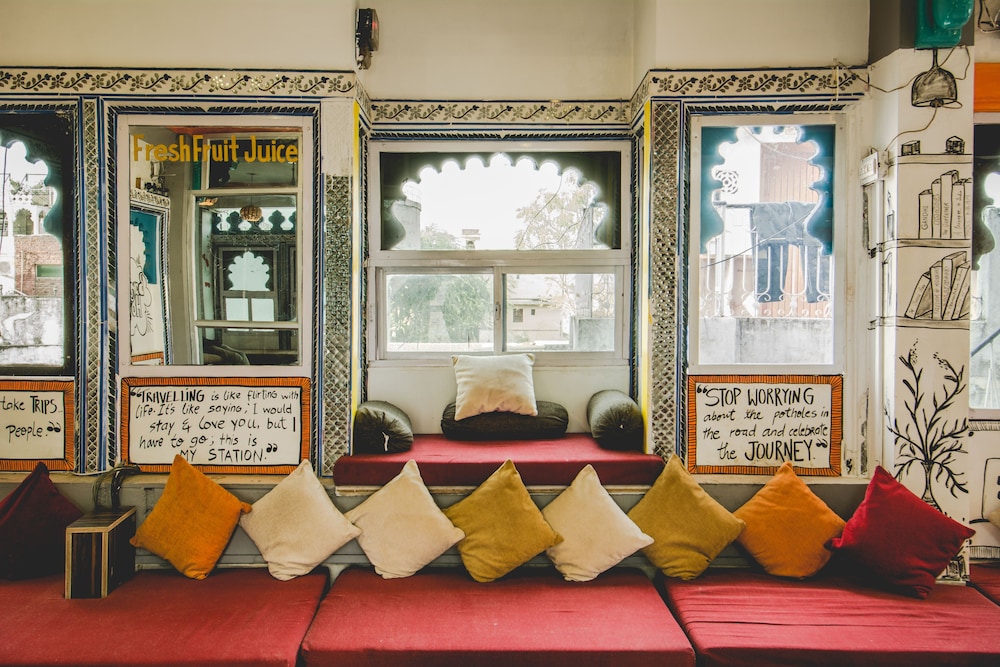 Banjara Hostels 30/50