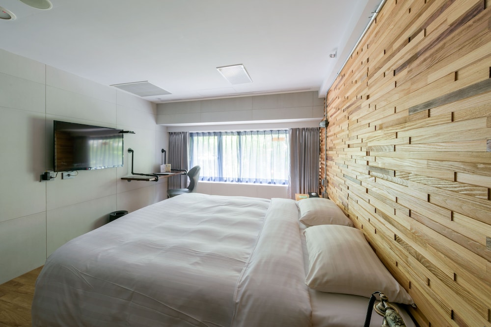 Rf Hotel 33/74