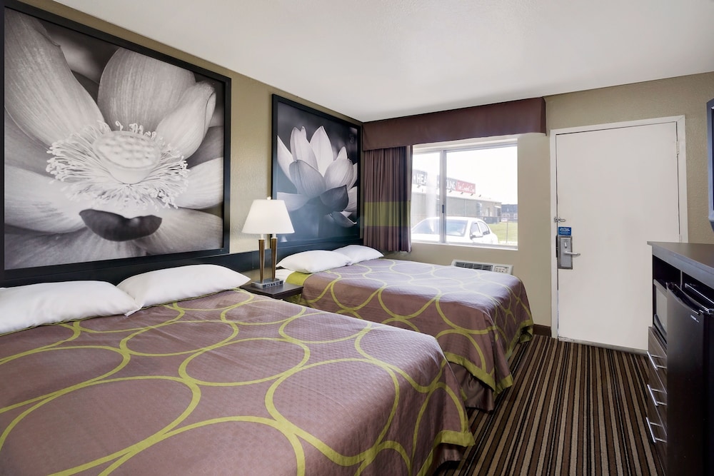 Super 8 By Wyndham Florence 6/27