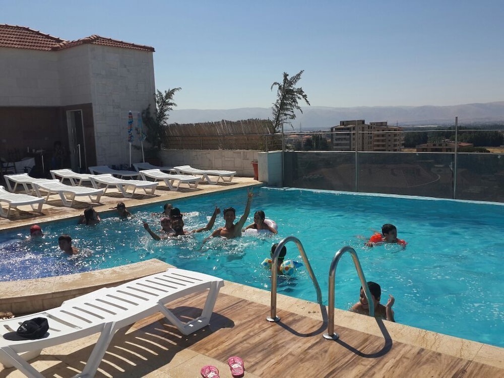 DELORA HOTEL AND SUITES 3/65