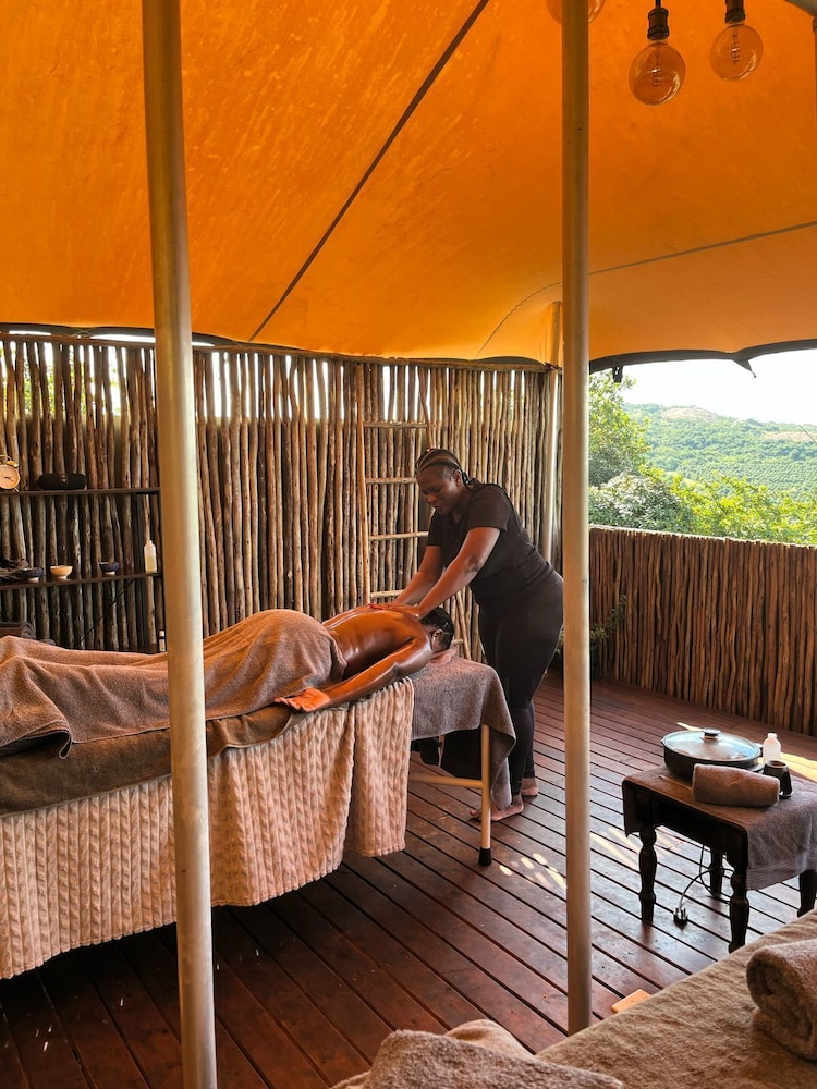 Ndhula Luxury Tented Lodge 24/48