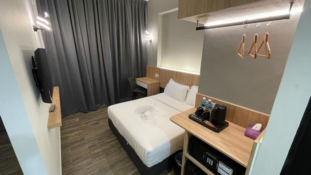 Citi Plaza Hotel & Suites 17/48