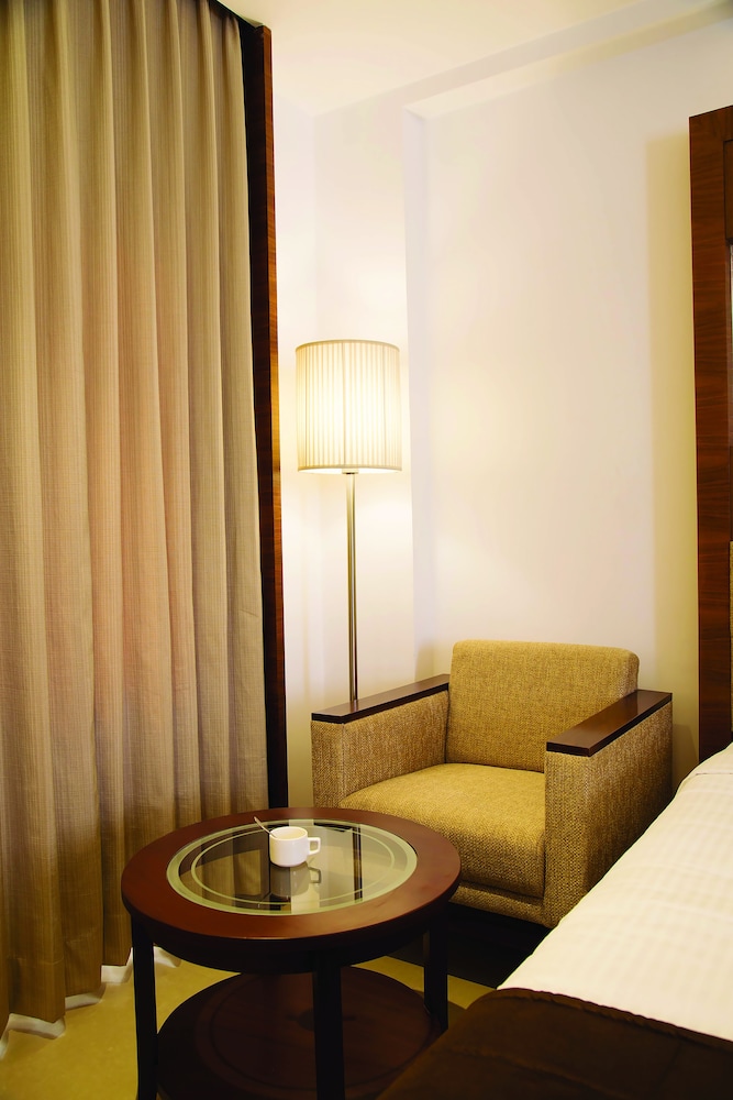 Urvashi Residency 28/43
