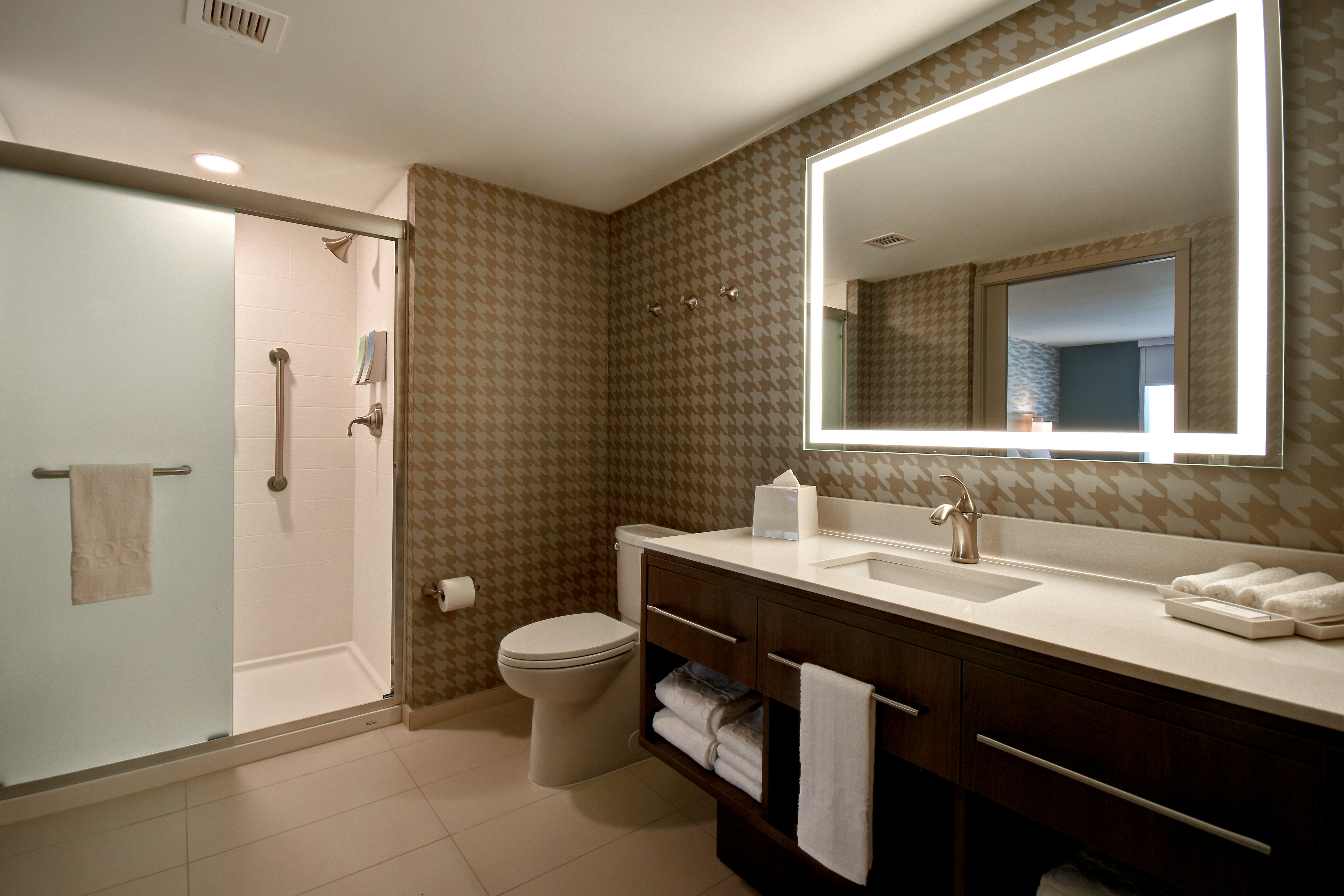 جناح بسرير كينج بغرفة نوم واحدة، Home2 Suites By Hilton Boston South Bay 2/3
