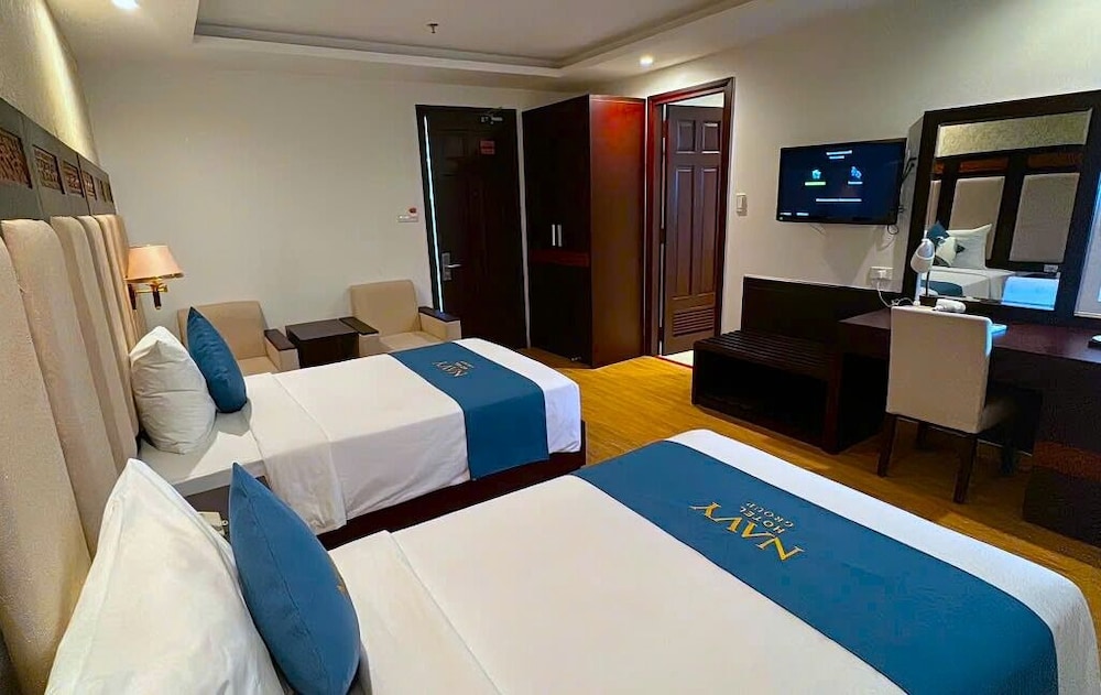 DELUXE, TWIN BEDS, CITY VIEW