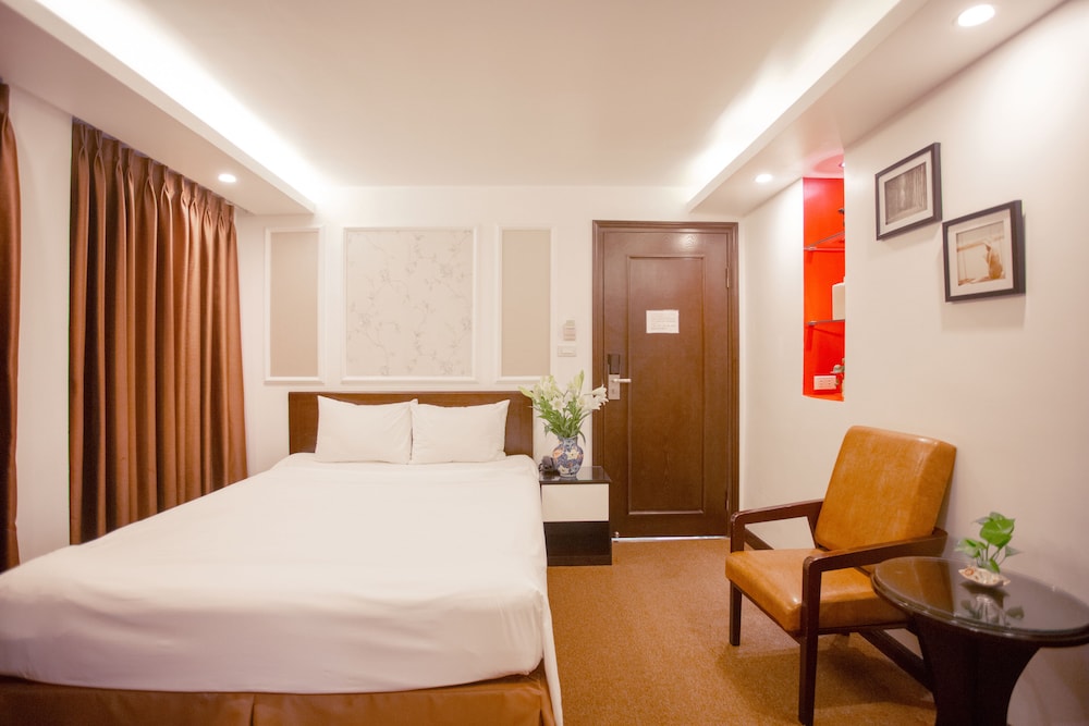 Dinh Hotel 10/24
