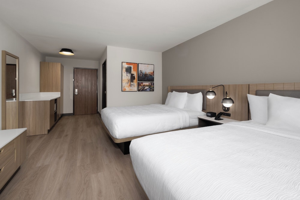 La Quinta Inn & Suites by Wyndham Greenville 22/61