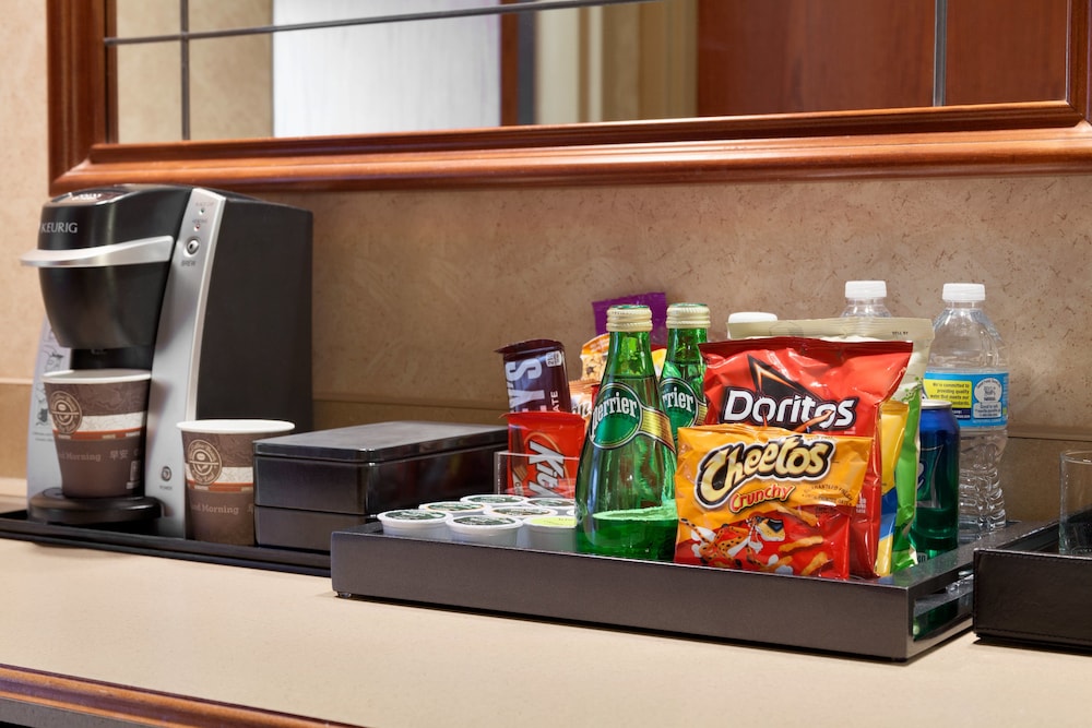 Embassy Suites Little Rock photo2