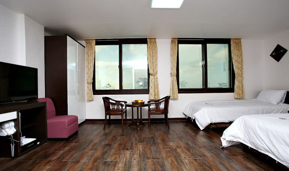 Manripo Hotel 7/49