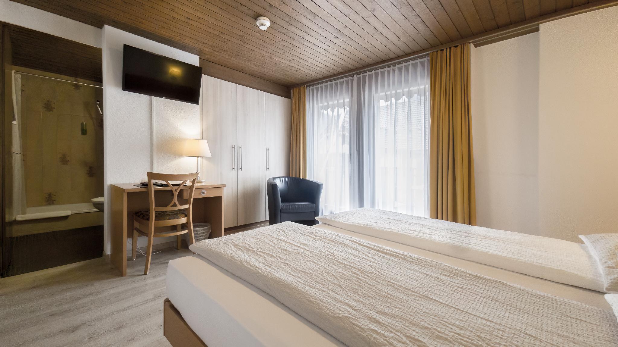 Plus, Double Bed