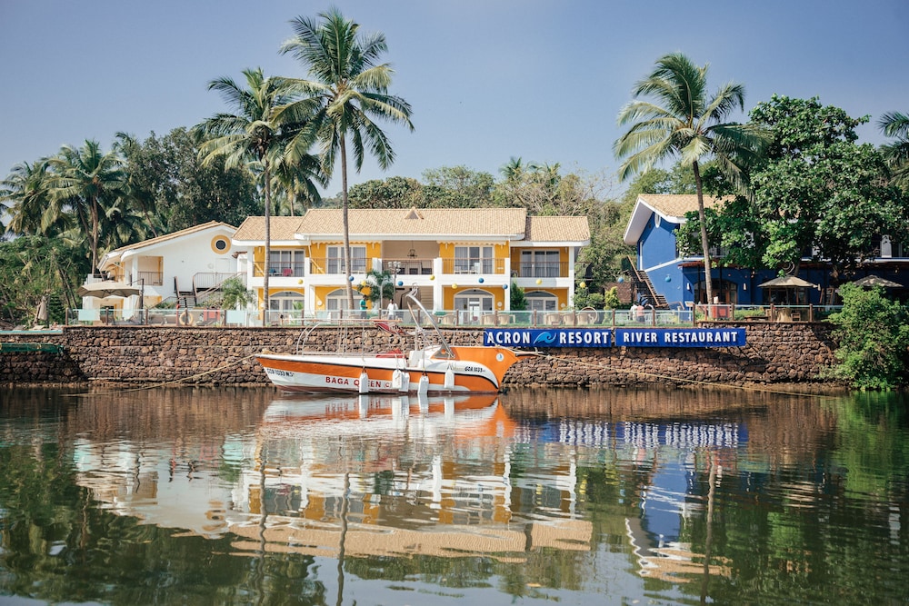 Acron Waterfront Resort 76/80