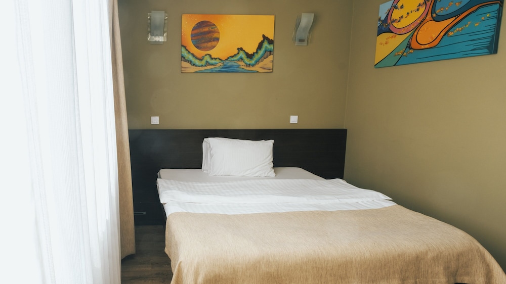 Hotel Graffiti 19/55