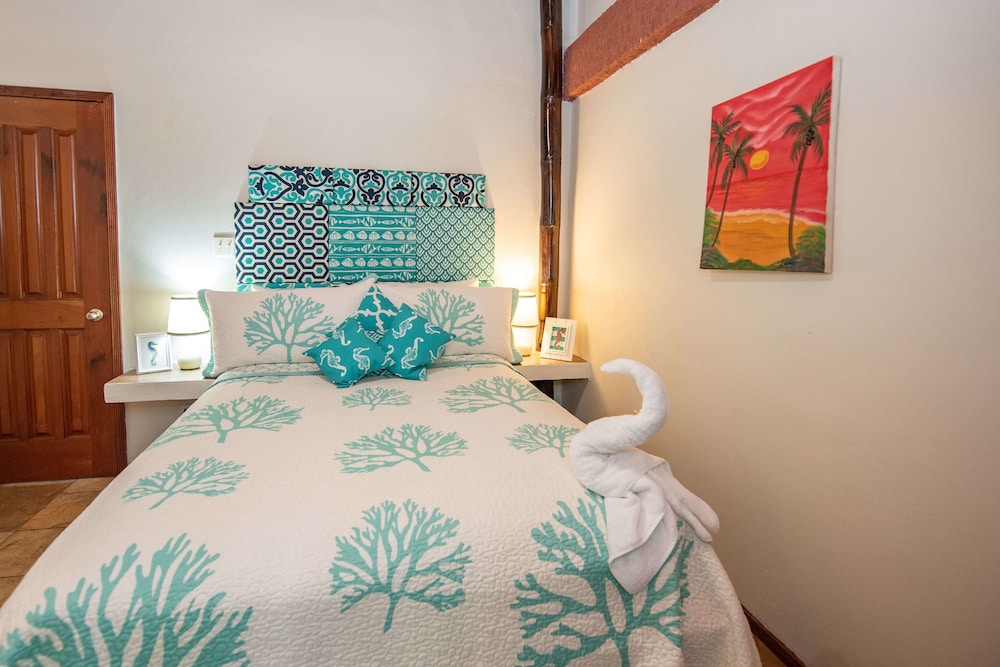 Bella Vista Guesthouse Cabins 25/84