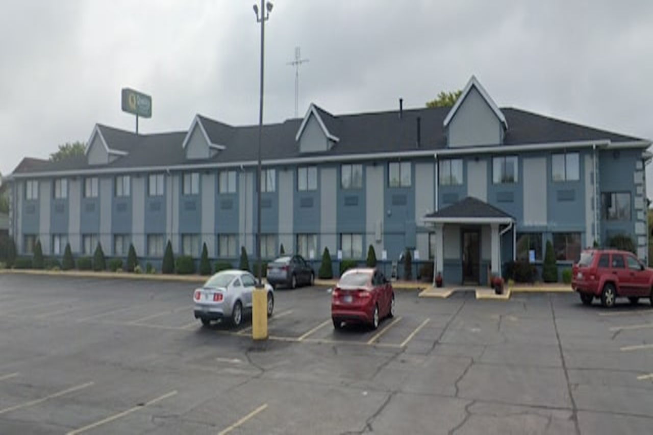 Saint Joseph Inn & Suites Benton Harbor near I-94 16/19