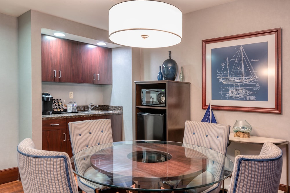 Sheraton Erie Bayfront Hotel 32/43
