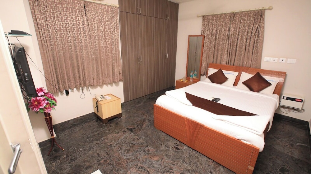 R-Hotels Rithikha Inn Porur 8/17