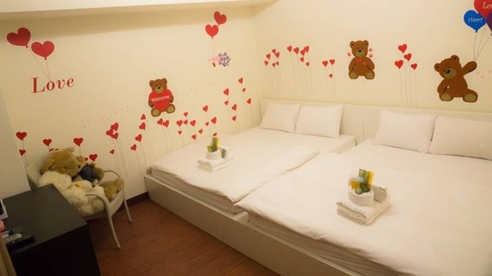 Love Fengjia Colorful Hotel 13/37