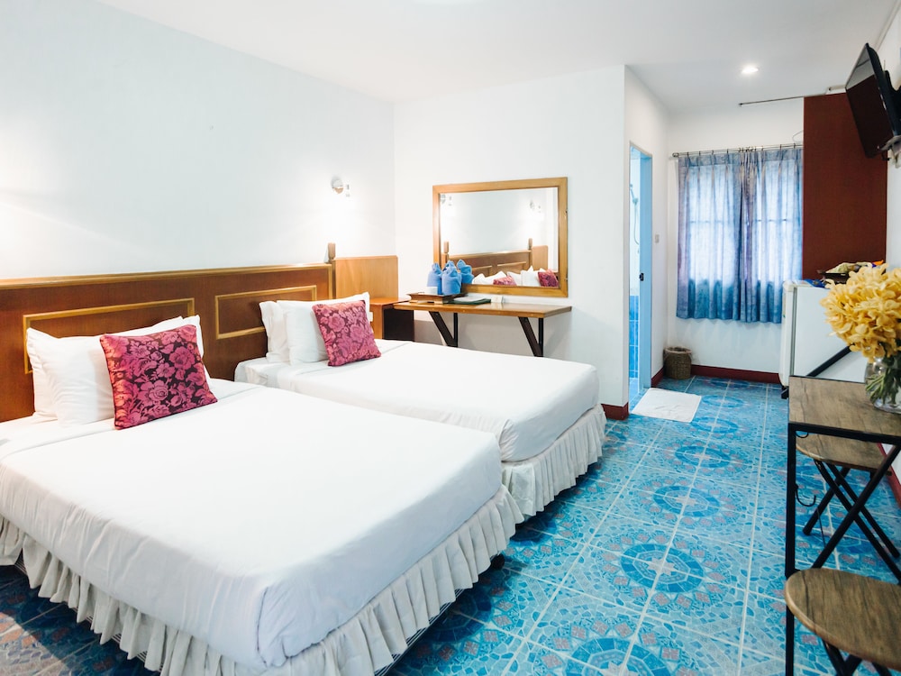 Room, Twin Beds, Private Bathroom