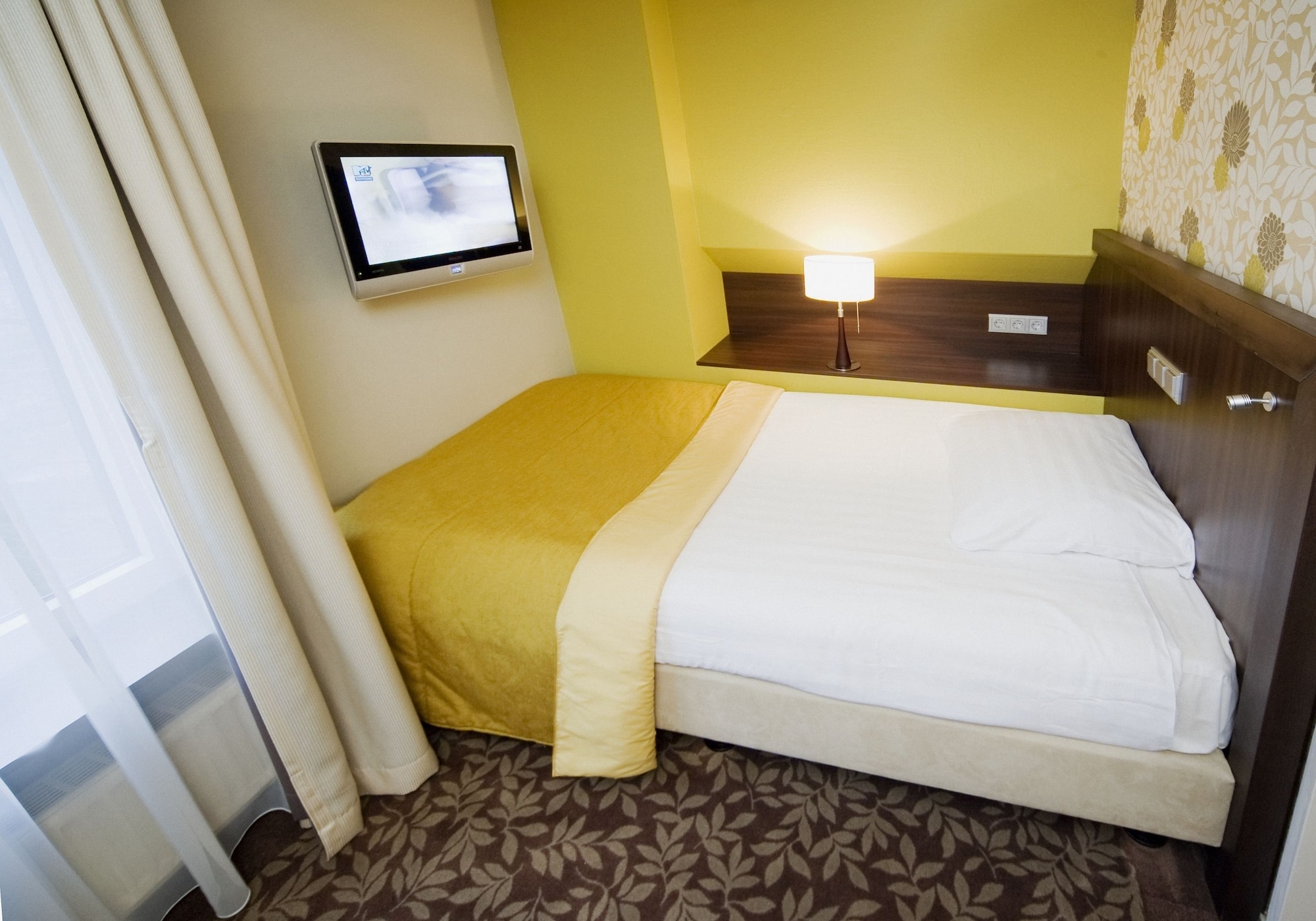 STANDARD, SINGLE BED