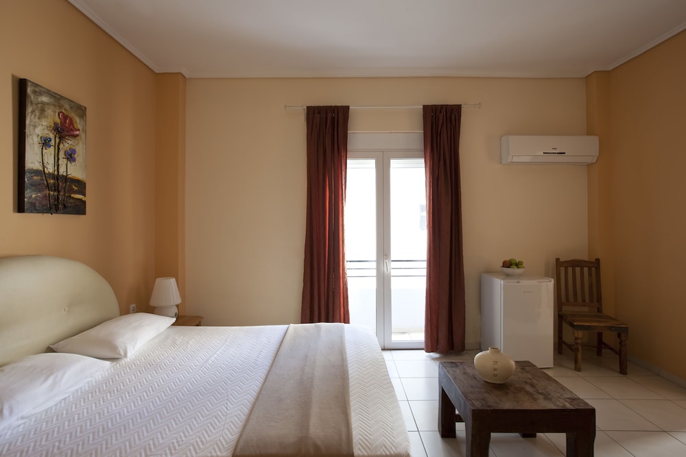 ROOM, TRIPLE