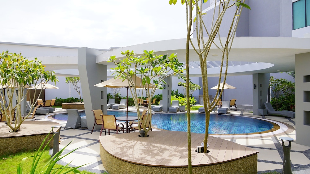 RAIA HOTEL AND CONVENTION CENTRE ALOR SETAR 50/50