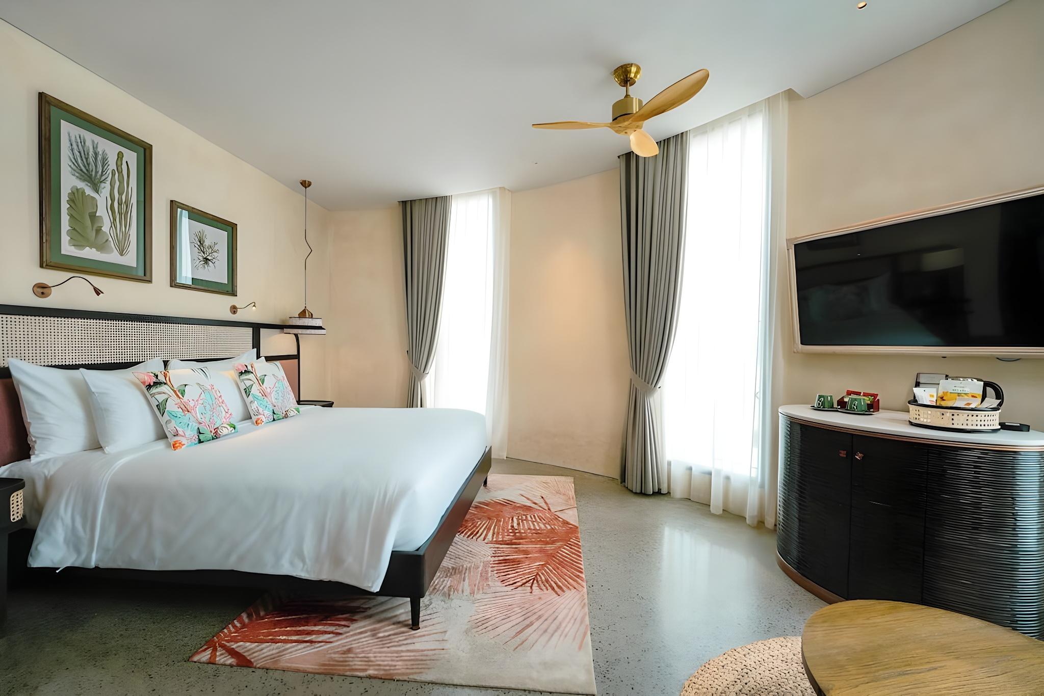 Premier, King Bed