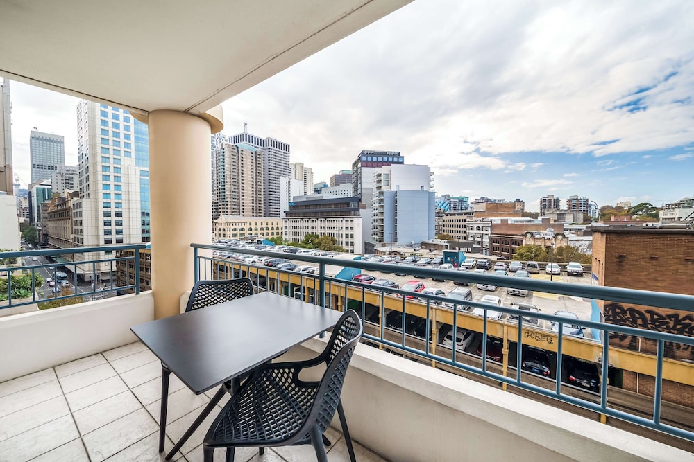 Oaks Sydney Castlereagh Suites 61/78