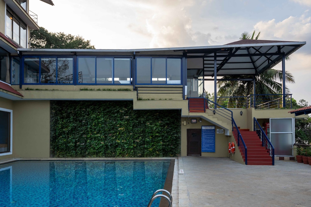 The Crown Goa 6/66