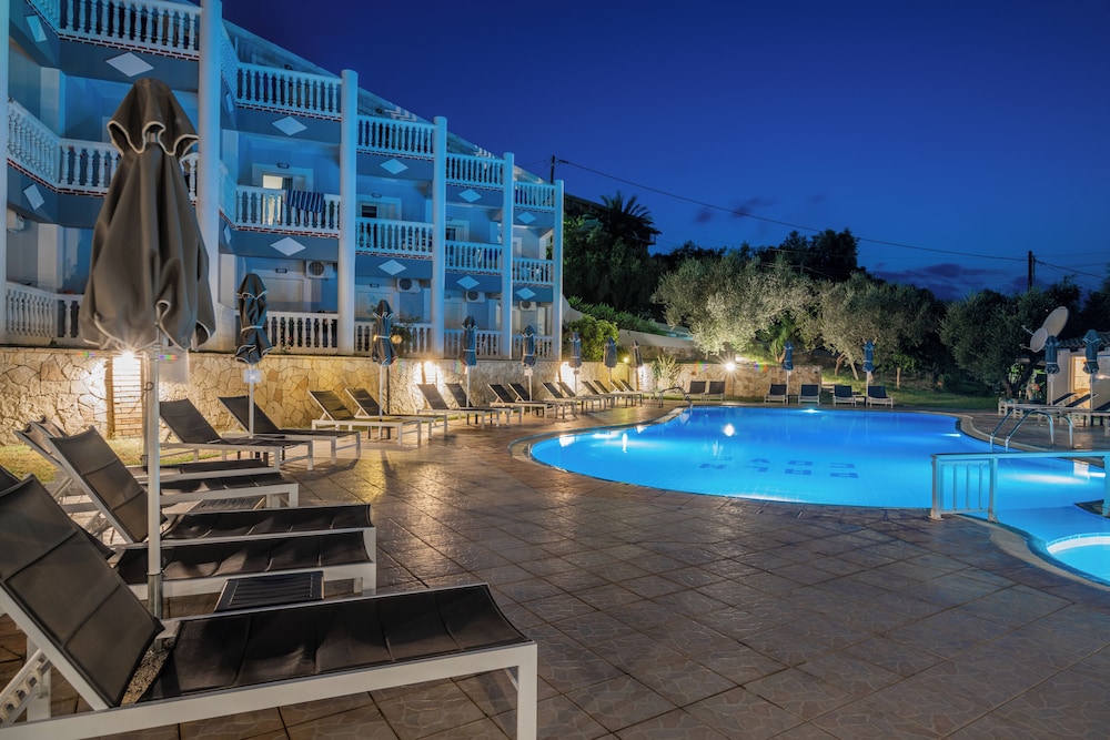 Callinica Hotel 58/68