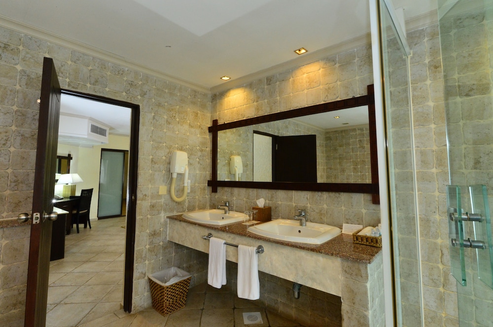 Diani Reef Beach Resort and Spa 53/69