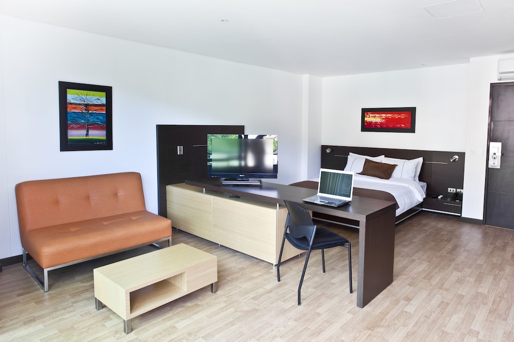 Hotel Sky Medellin 43/55