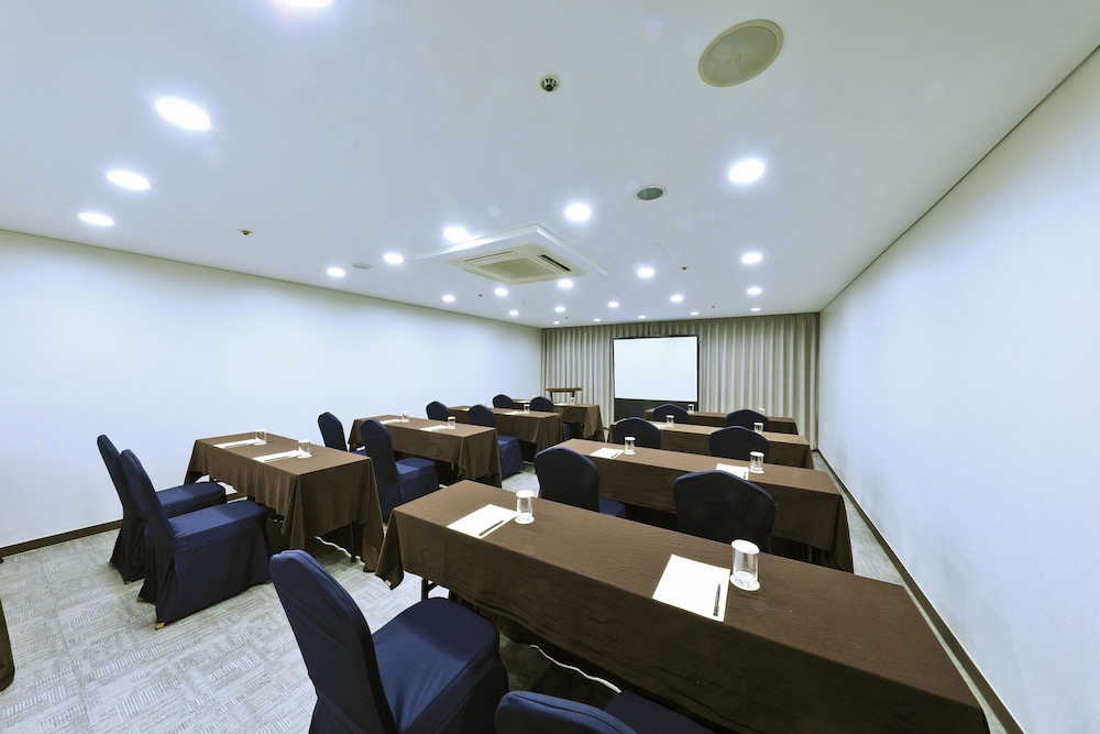 Ocean Suites Hotel Jeju 38/50