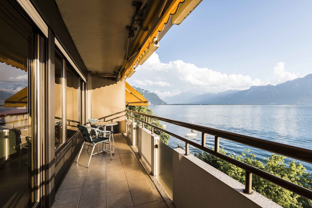 Royal Plaza Montreux Hotel 5/77