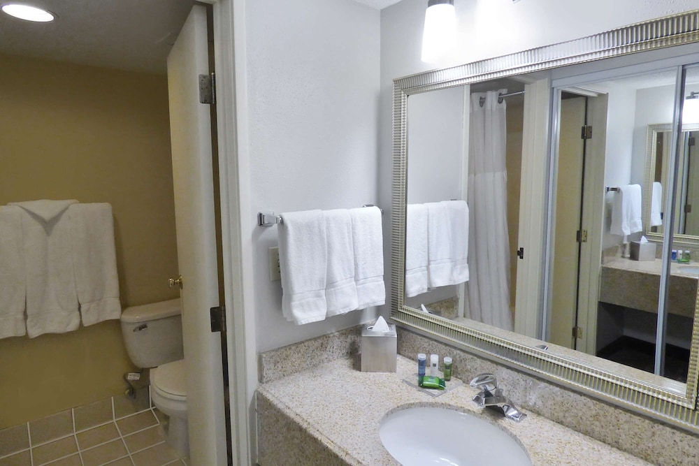 Radisson Hotel Akron - Fairlawn 10/43