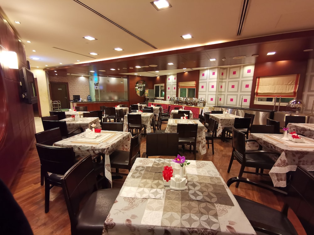 restaurant cafeteria