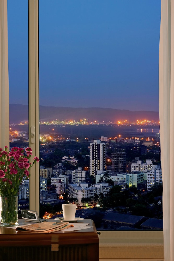 Itc Grand Central 15/39