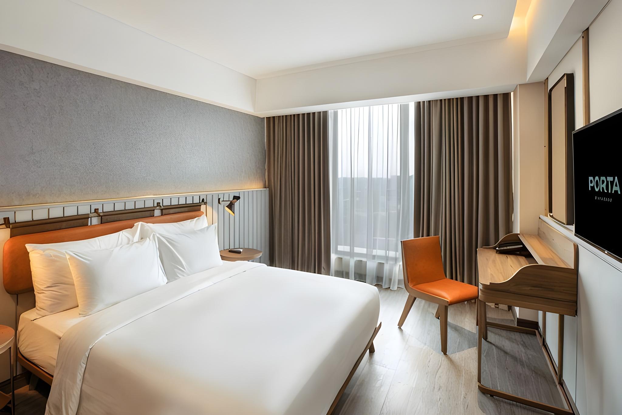 DELUXE, DOUBLE BED, CITY VIEW