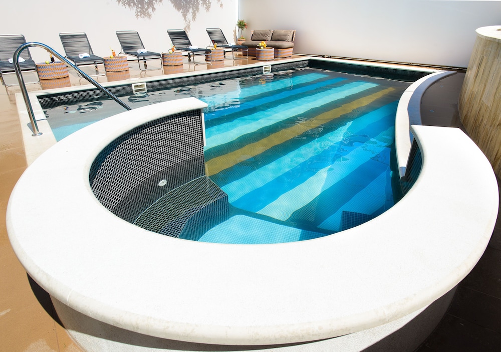 Boban Luxury Suites 51/80