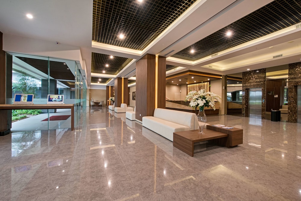 Grand Whiz Poins Square Simatupang 9/53