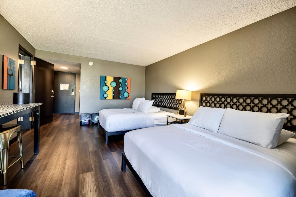 The Highlander Hotel Iowa City, an Ascend Collection Hotel 26/58
